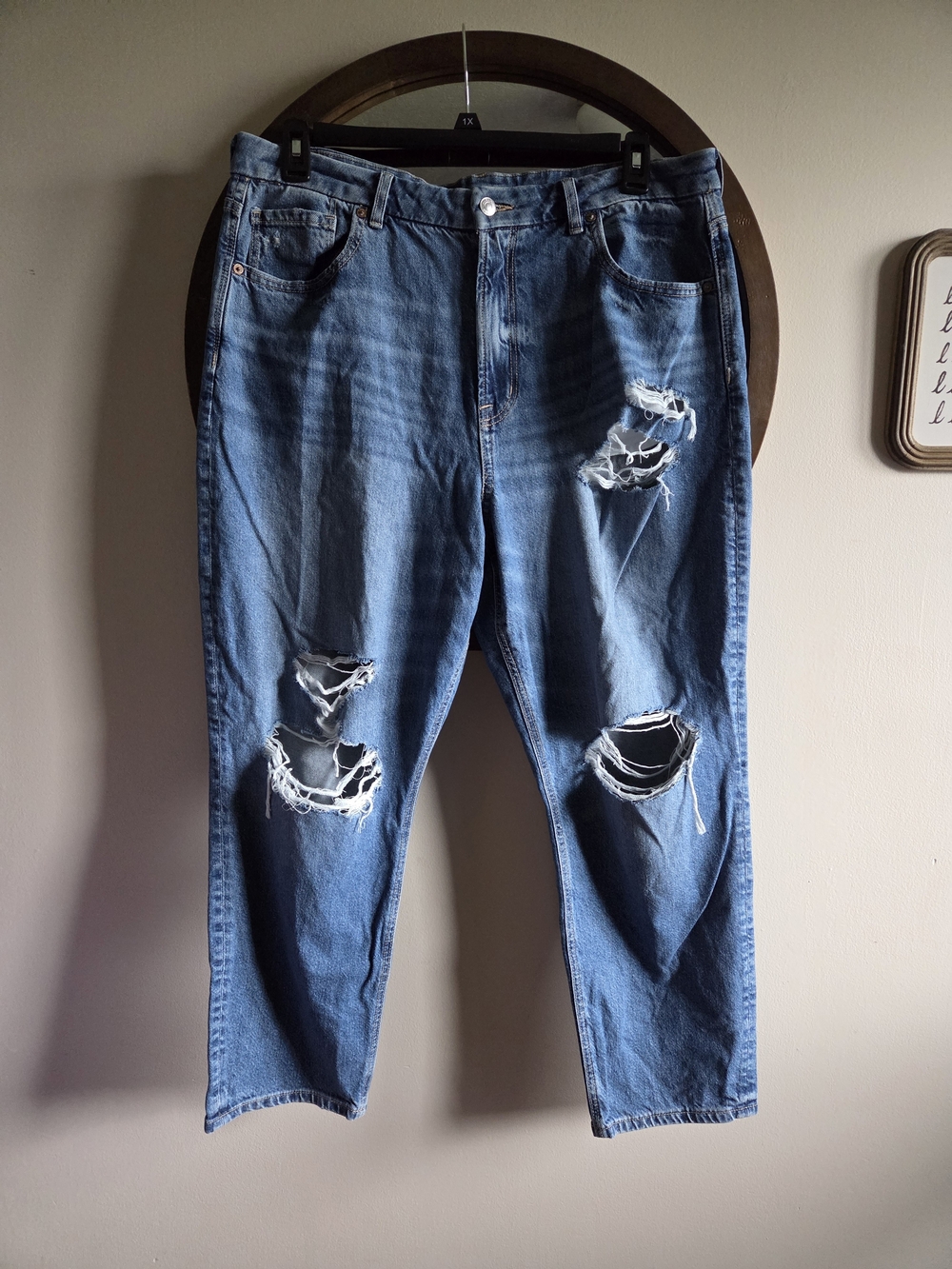 American Eagle Women's Jeans - Classic Distressed Denim